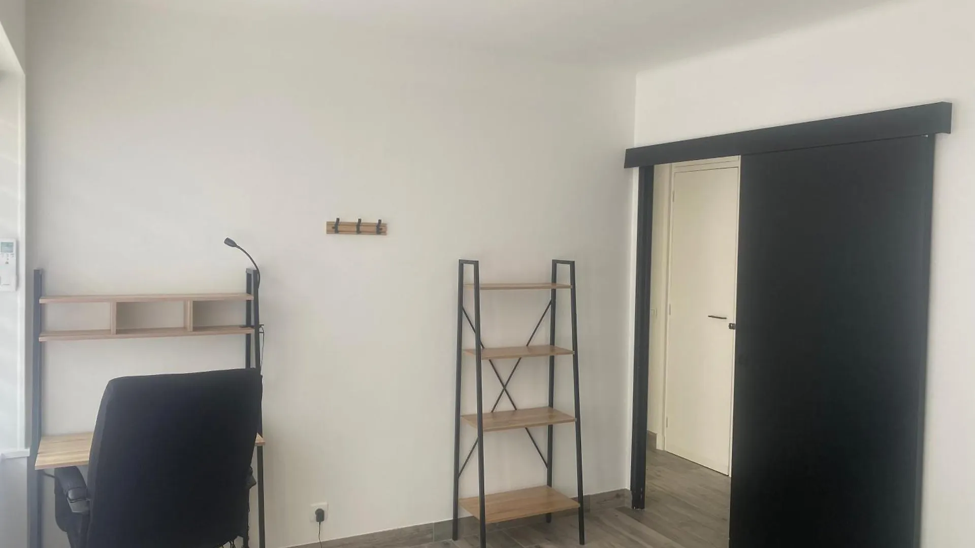 Grand T2 Tout Equipe Centre-Ville, Spacieux Et Lumineux, 1 Chambre, 1 A 5 Pers, Climatisation, Wifi, Balcons, Parking Prive Apartment