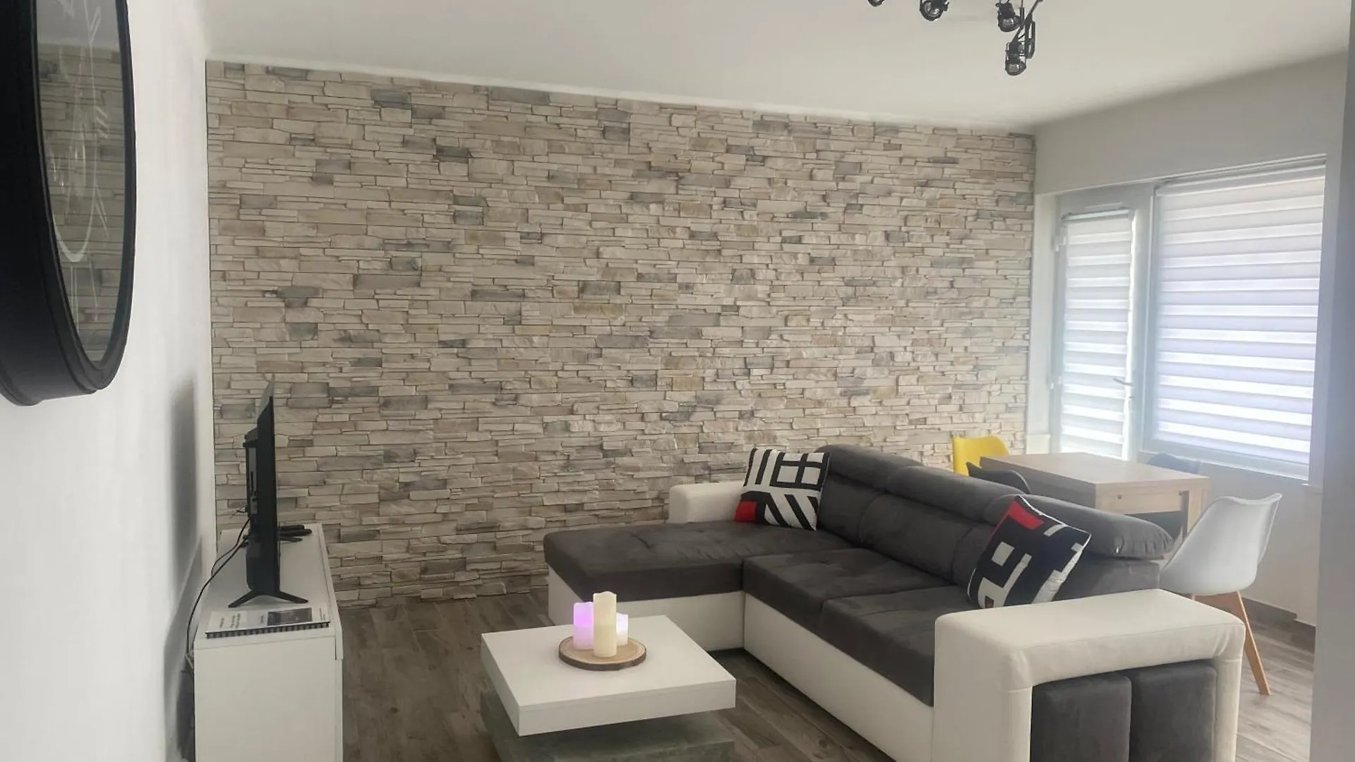 Apartment Grand T2 Tout Equipe Centre-Ville, Spacieux Et Lumineux, 1 Chambre, 1 A 5 Pers, Climatisation, Wifi, Balcons, Parking Prive France