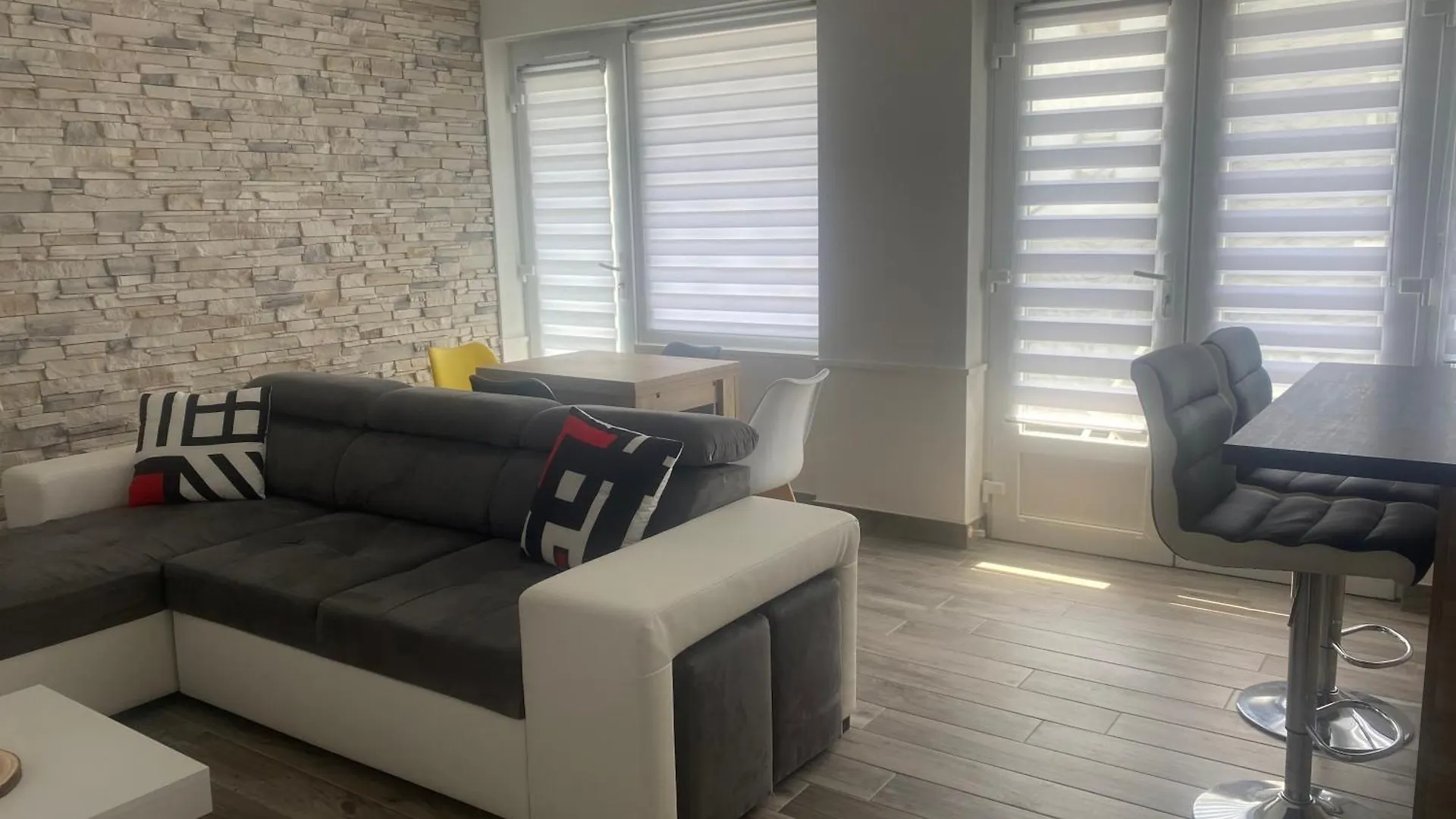 Grand T2 Tout Equipe Centre-Ville, Spacieux Et Lumineux, 1 Chambre, 1 A 5 Pers, Climatisation, Wifi, Balcons, Parking Prive Apartment Lorient